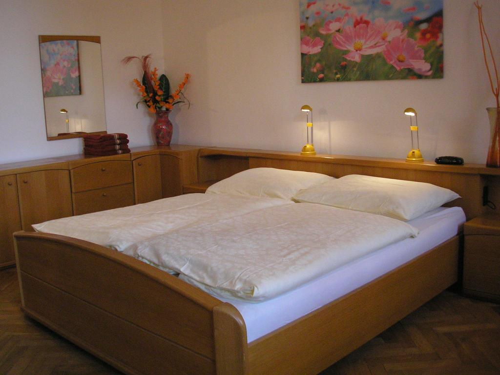 Apartment Riverside - River View Bratislava Room photo