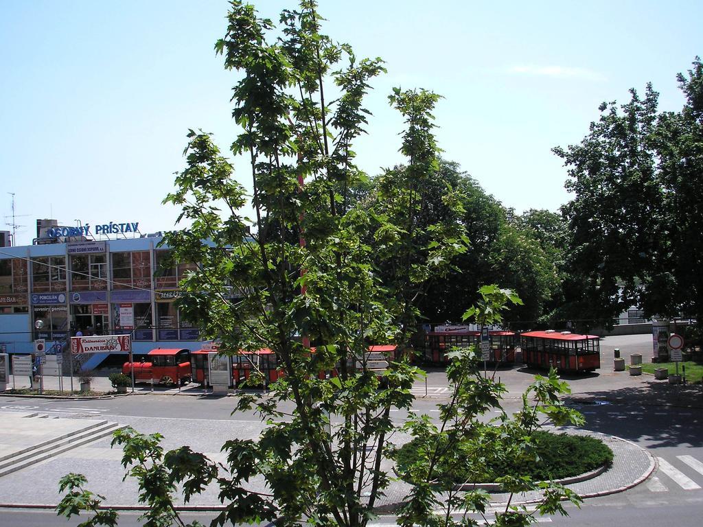 Apartment Riverside - River View Bratislava Room photo